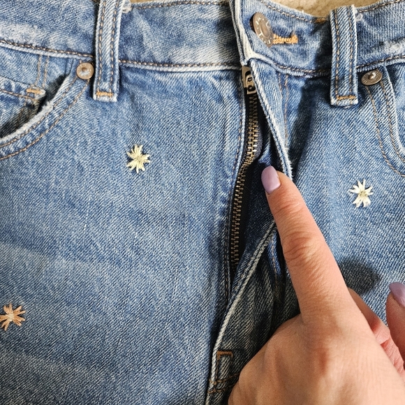 American Eagle Denim Mom Shorts 8 - Picture 4 of 8